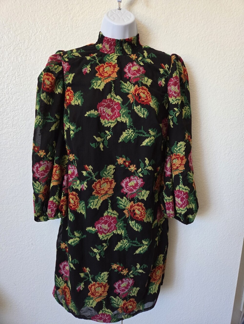 Eva Franco Embroidered Mini Shift Dress Women's Size 6 Rose